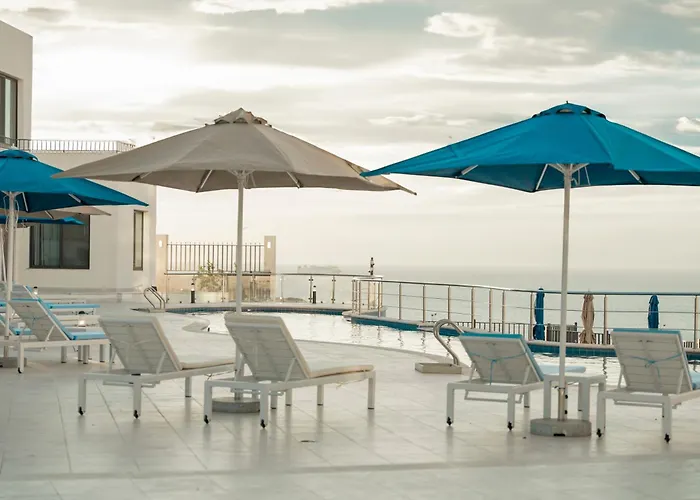 Diamond Palm Hotel & Resort